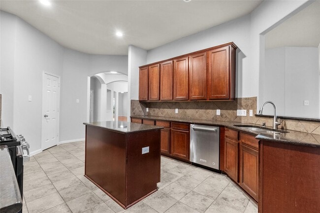 Foto del edificio - 6126 Bradford Ln