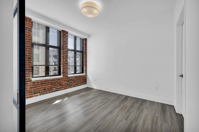 The Jackson - The Residences at Barnett