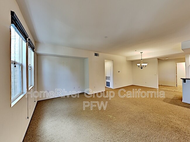 Building Photo - 259 Riverdale Ct