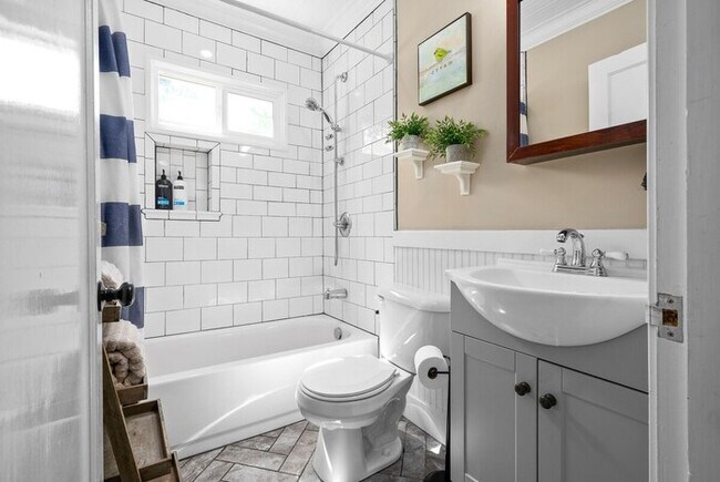 Foto del edificio - Whole Home (102 Madison Ter)
