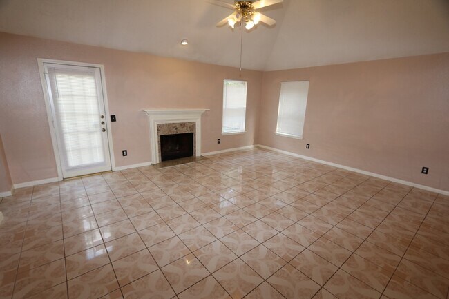 Foto del edificio - 20514 Red Sun Dr