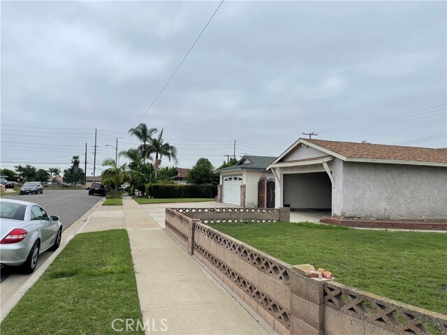 Building Photo - 14951 Deanann Pl