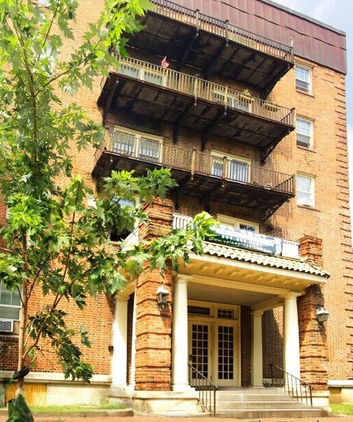 Building Photo - 1118 Grove Ave