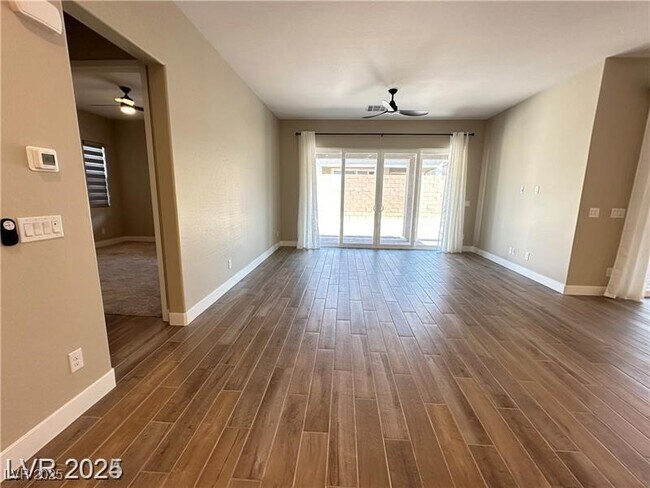 Building Photo - 3961 W Haleh Ave
