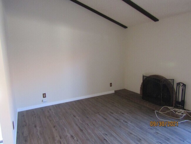 Building Photo - M39120