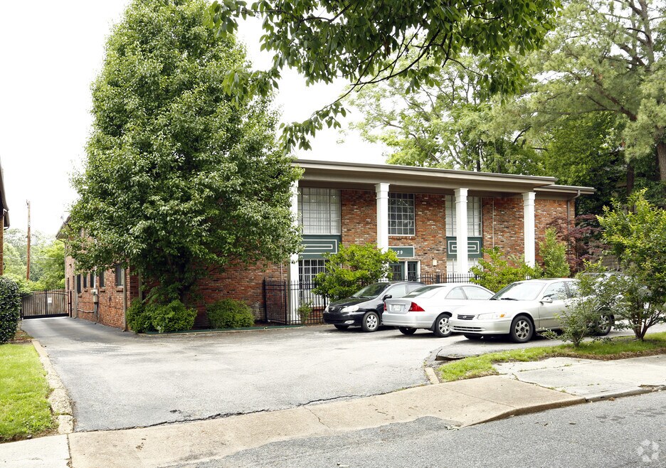 Stonewall Apartments