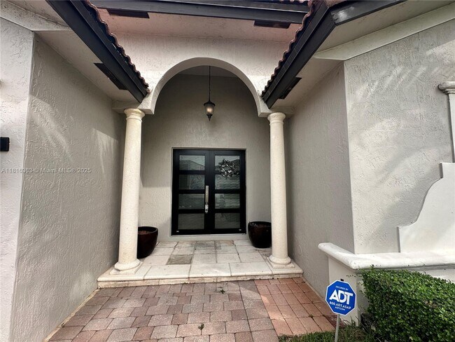 Building Photo - 13348 SW 122nd Ave