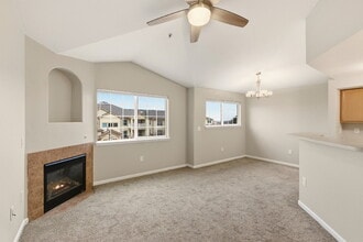 Building Photo - Beautiful 1 Bedroom Condo - Carport, Community and Gym available ASAP!