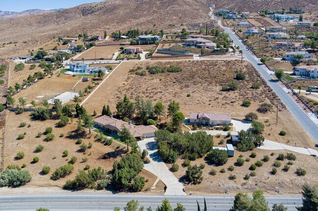 Building Photo - 36546 El Camino Dr