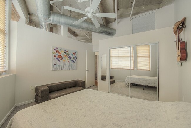 Building Photo - 2107 Grand Ave