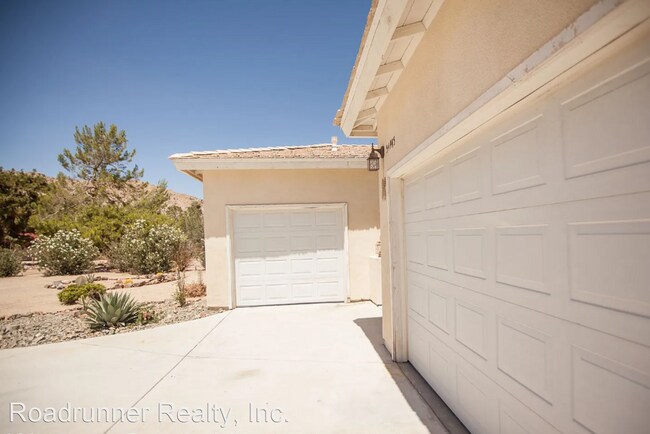 Foto del edificio - 3 br, 2 bath House - 54945 Benecia Trail