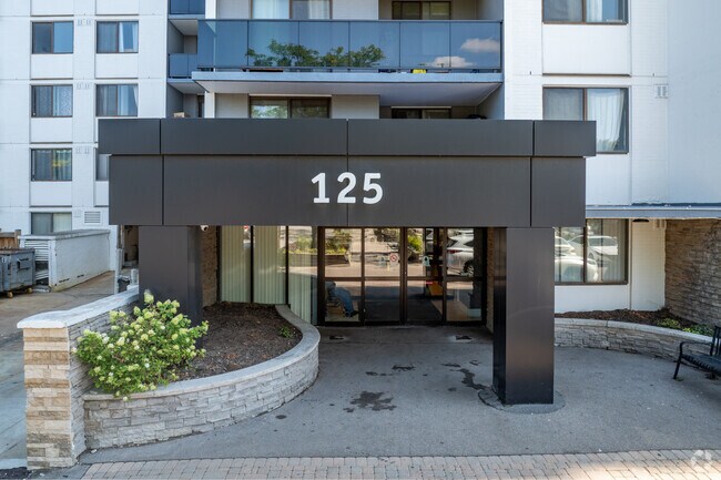 Entrée - 125 Bamburgh Circle