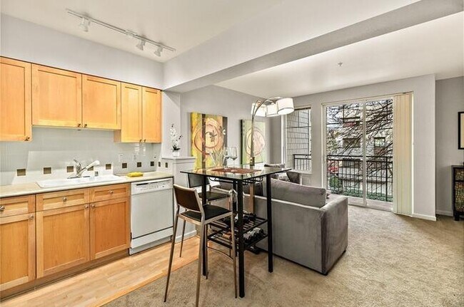 Foto del edificio - 1525 NW 57th St