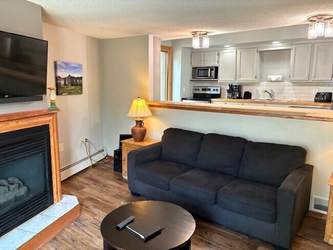 Foto del edificio - Long Term Rental- Gold Camp 127