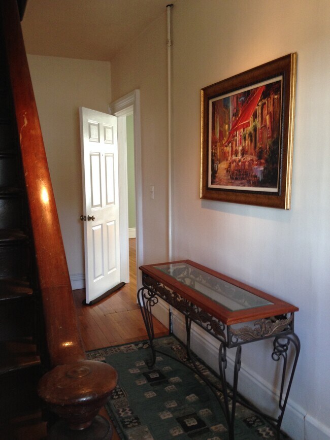 Entryway - 16 Day Ave