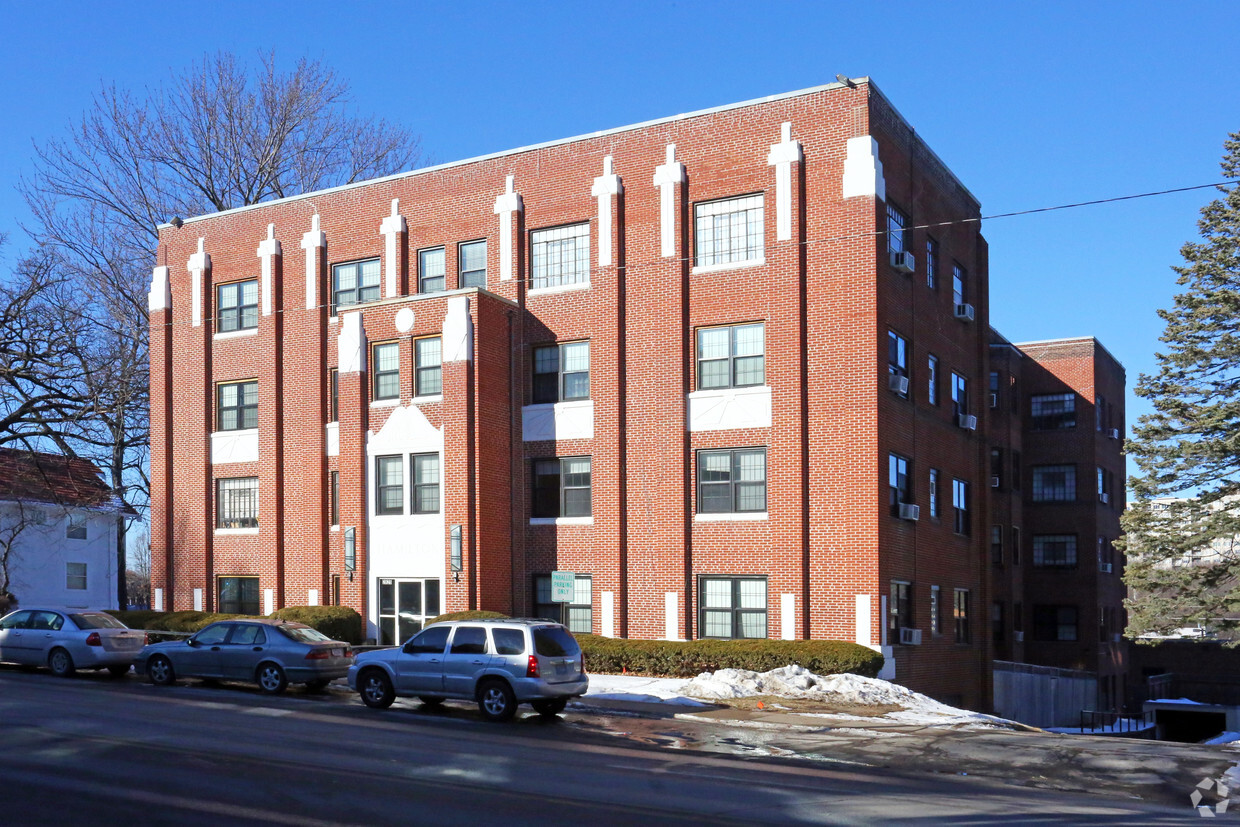 Primary Photo - Hamilton Apartments