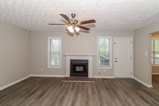 Building Photo - 4022 Paloverde Dr