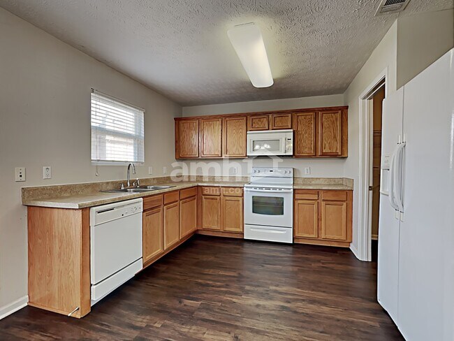 Foto del edificio - 1316 Roxbury Ct