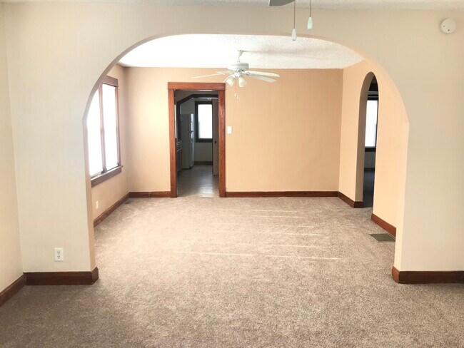 Building Photo - 1251 Cora St