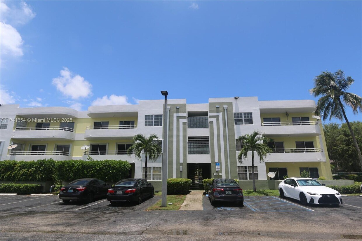Foto principal - 10755 SW 108th Ave