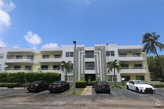 Building Photo - 10755 SW 108th Ave