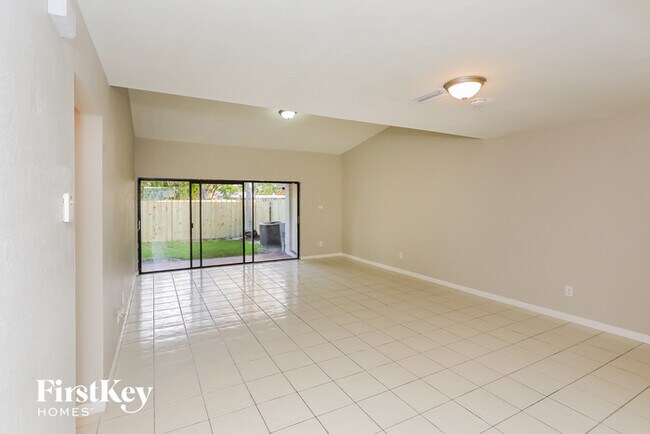 Foto del edificio - 2904 NW 67th Ct