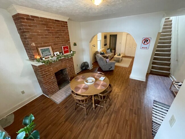 Foto del edificio - 211 Dunseith St