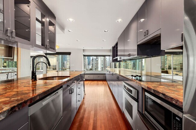 Foto del edificio - 2821 2nd Ave
