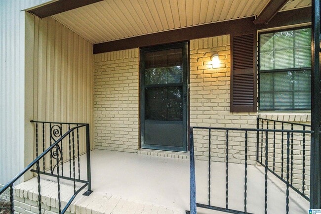 Building Photo - 2415 Ormond Dr