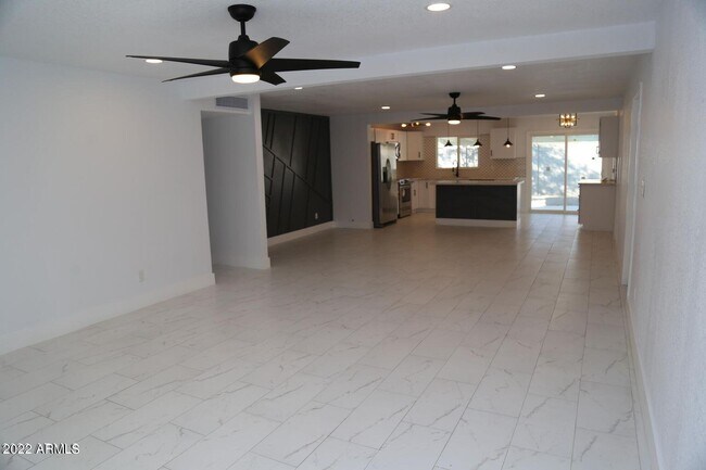 Foto del edificio - 15244 N 38th St
