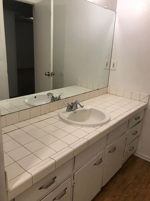 Foto principal - Spacious 2 bedroom with applicances