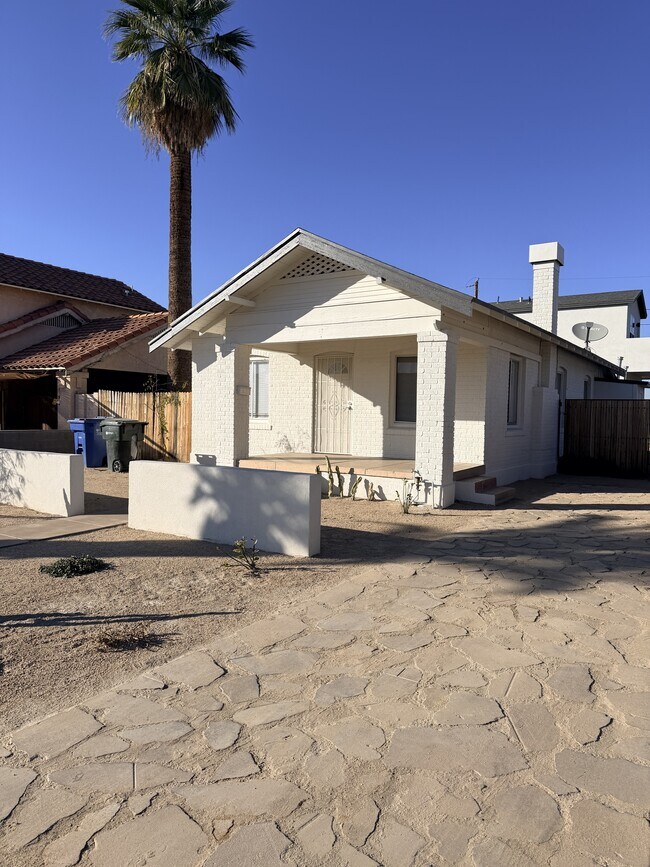 Foto del edificio - 1344 E Moreland St