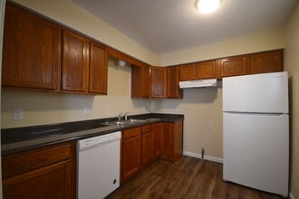 Building Photo - Lockwood Duplex