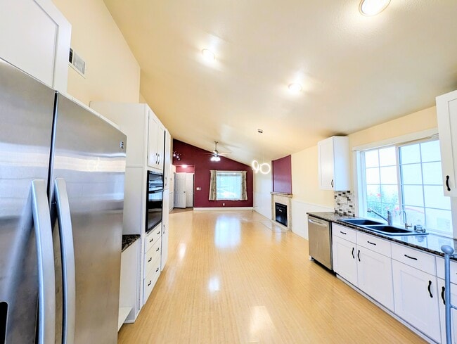 Foto del edificio - 32486 Lake Barlee Ln