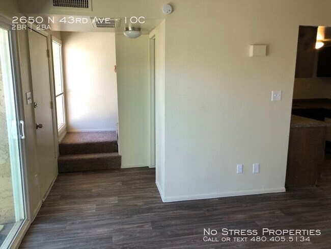Building Photo - 2 Bed Condo off 43rd Ave and Thomas!