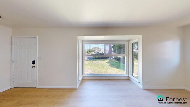 Foto del edificio - 3 + 3 Spacious Home in a Peaceful Neighbor...
