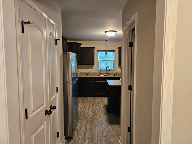 Foto del edificio - Charming 3-bedroom, 2-bathroom unfurnished home - No HOA - Sneads Ferry