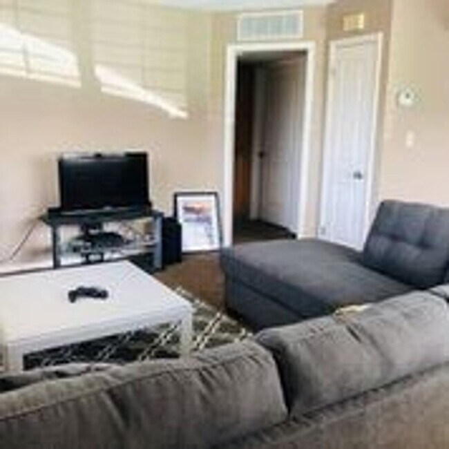 Foto del edificio - Cute 2 Bedroom, 2 Bathroom Townhome in Dix...
