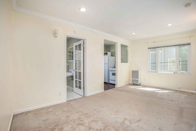 Building Photo - 2149 Santa Clara Ave