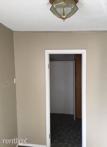 Building Photo - 4 br, 2 bath House - 1116 D Street