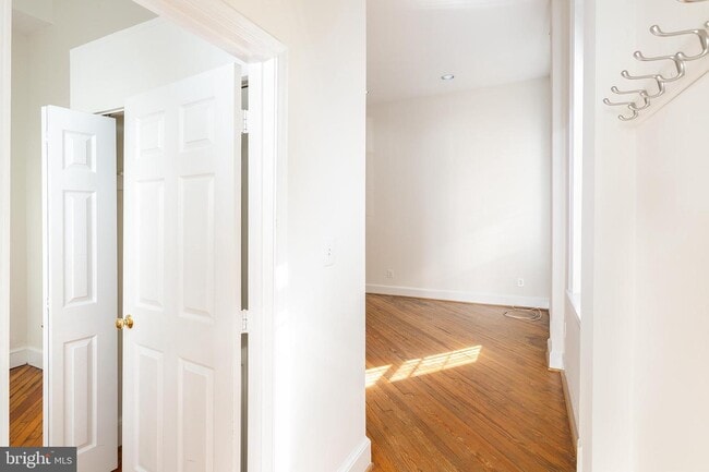 Foto del edificio - 1213 12th St NW