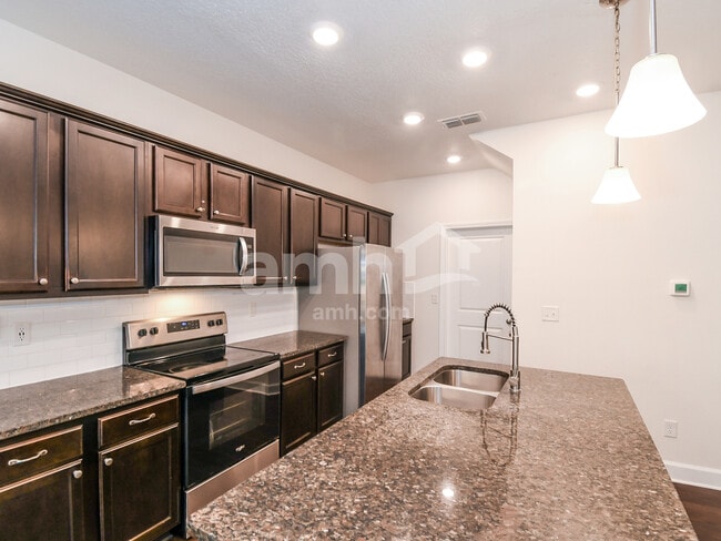 Building Photo - 8559 Highfield Ave