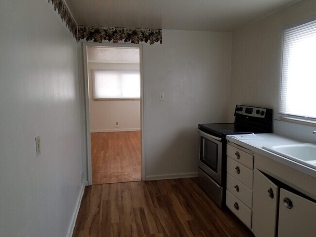 Building Photo - 1807 Fremont Ave