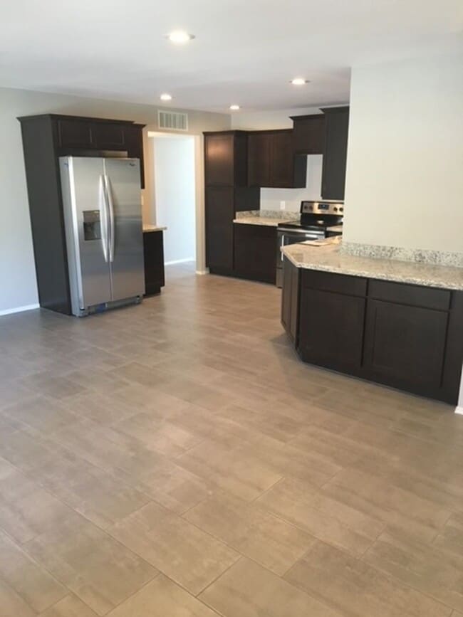 Building Photo - 5-Bedroom Tempe Home with Private Pool near ASU