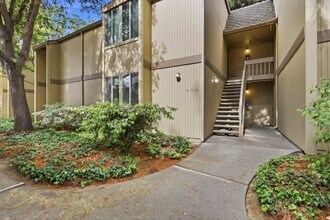 Building Photo - 505 Cypress Point Dr