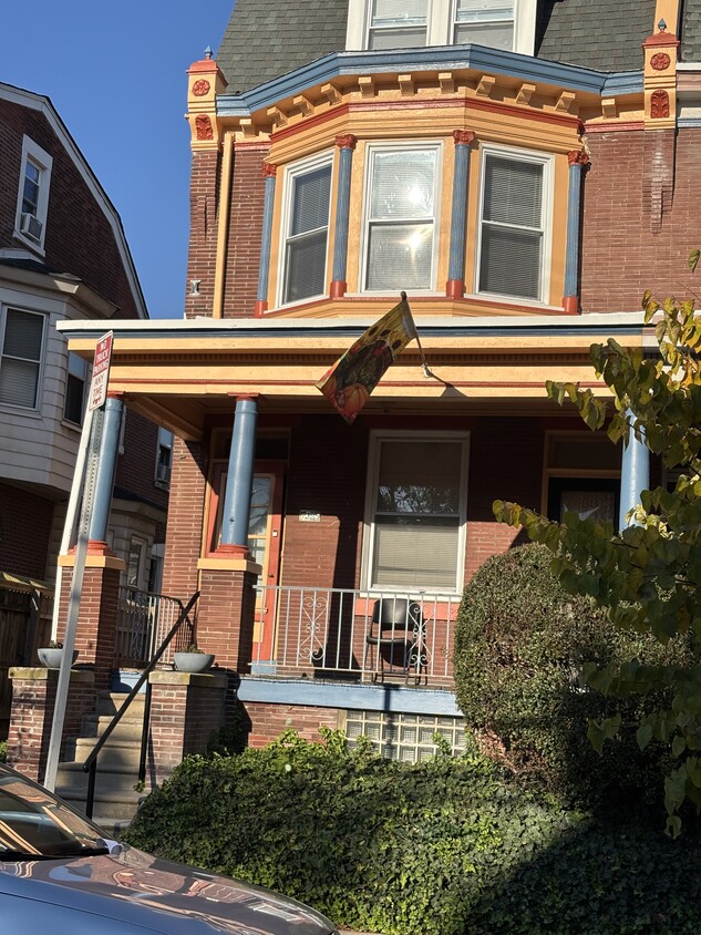 El apartamento está en el segundo piso. - 1305 Foulkrod St