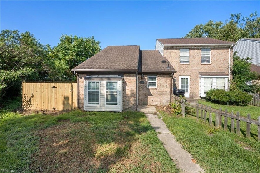 Primary Photo - 601 Fox Creek Ct