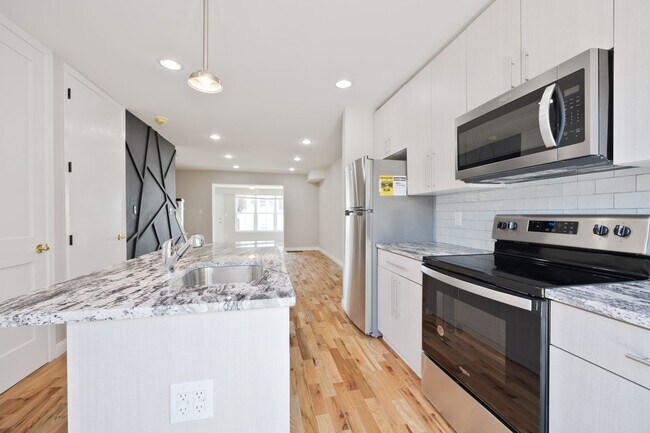 Foto del edificio - ???Completely Renovated 3 Bedroom 1.5 Bath...