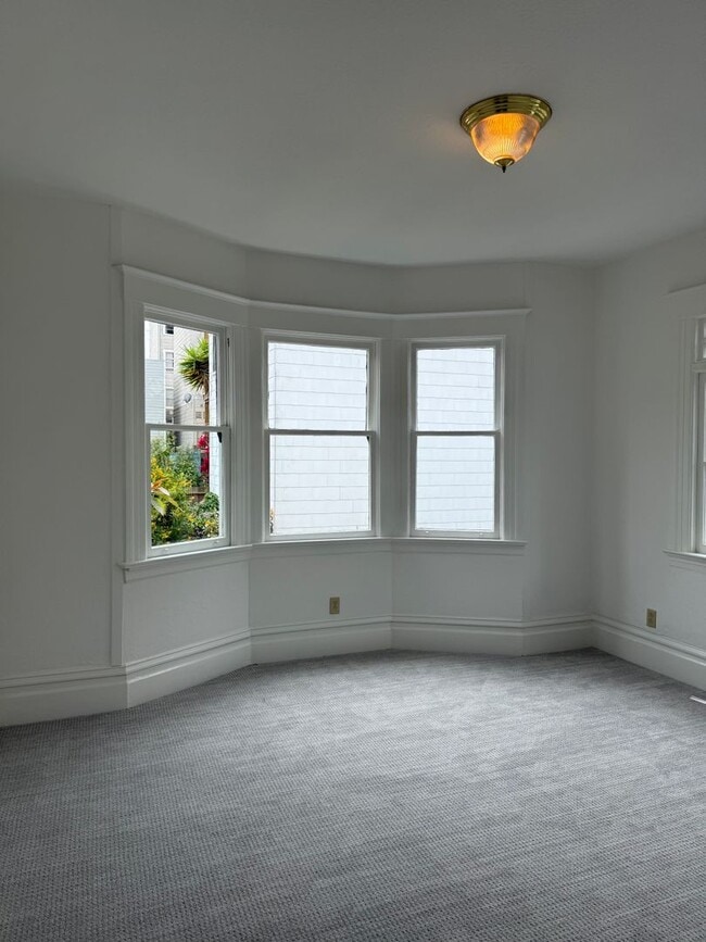 Building Photo - 462 21st Ave