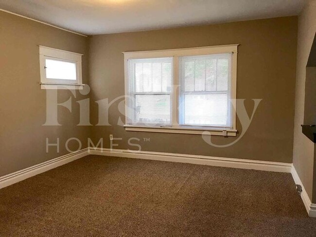 Building Photo - 2112 Lexa Dr